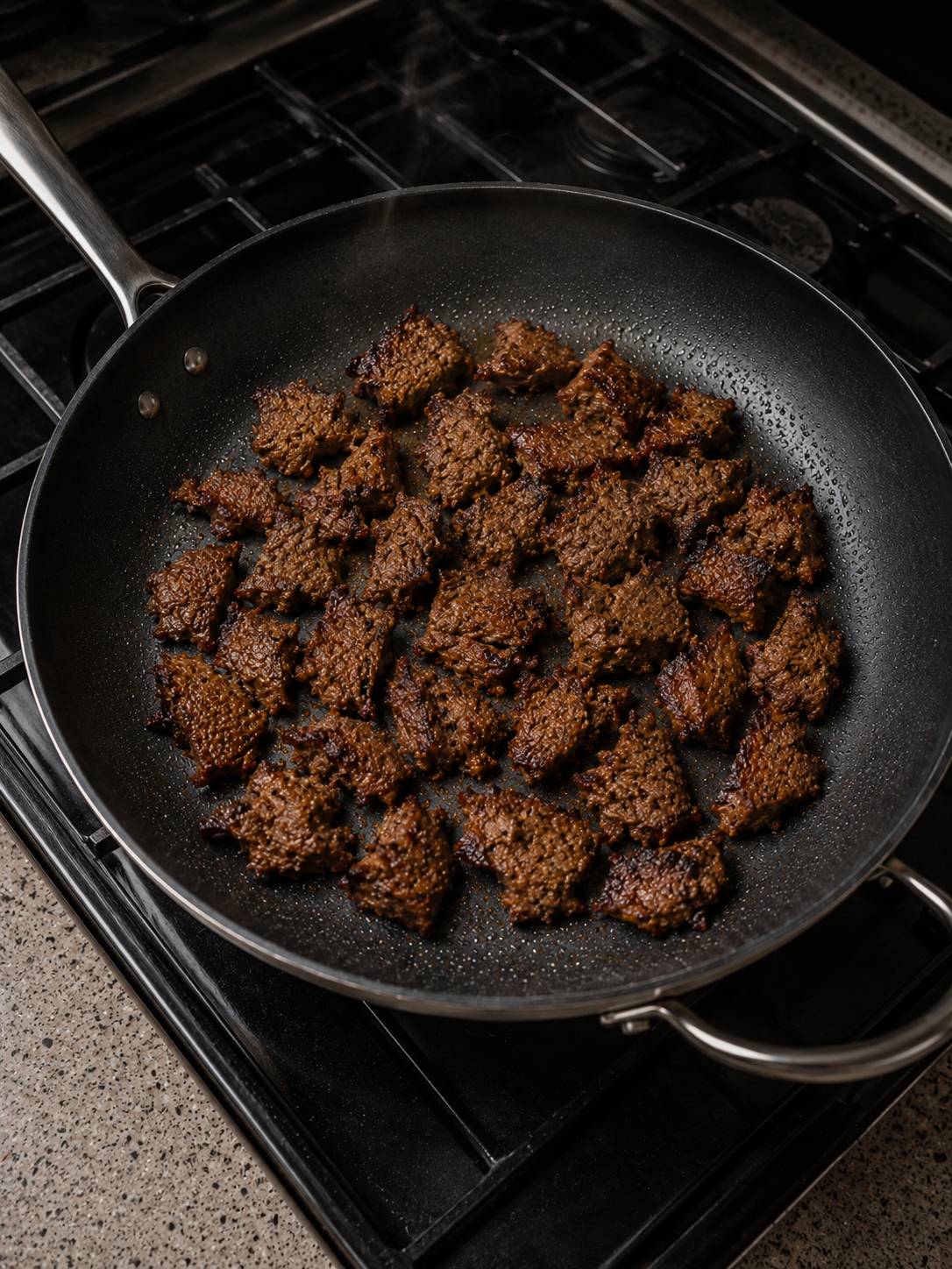 RED seitan karışımı ile tavada pişirilmiş kırmızı et tadında lezzetli lokmalar